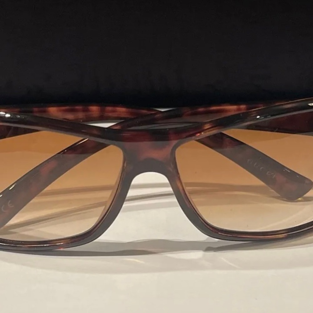 Gucci Women sunglasses 🕶️